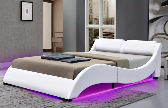 فریم تخت خواب نرم وبهلسترد شده کینگ سایز چرم مصنوعی PU به شکل منحنی با سر تخت LED